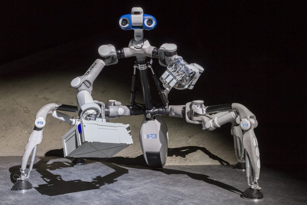 Der am DFKI Robotics Innovation Center für den Weltraumeinsatz entwickelte Roboter Mantis. Dank Q-Rock soll es zukünftig auch Nutzern ohne Expertenwissen möglich sein, kosteneffizient maßgeschneiderte Robotersysteme für ihre Anwendungen zu entwickeln. (Bild: DFKI GmbH/Foto: Annemarie Popp)