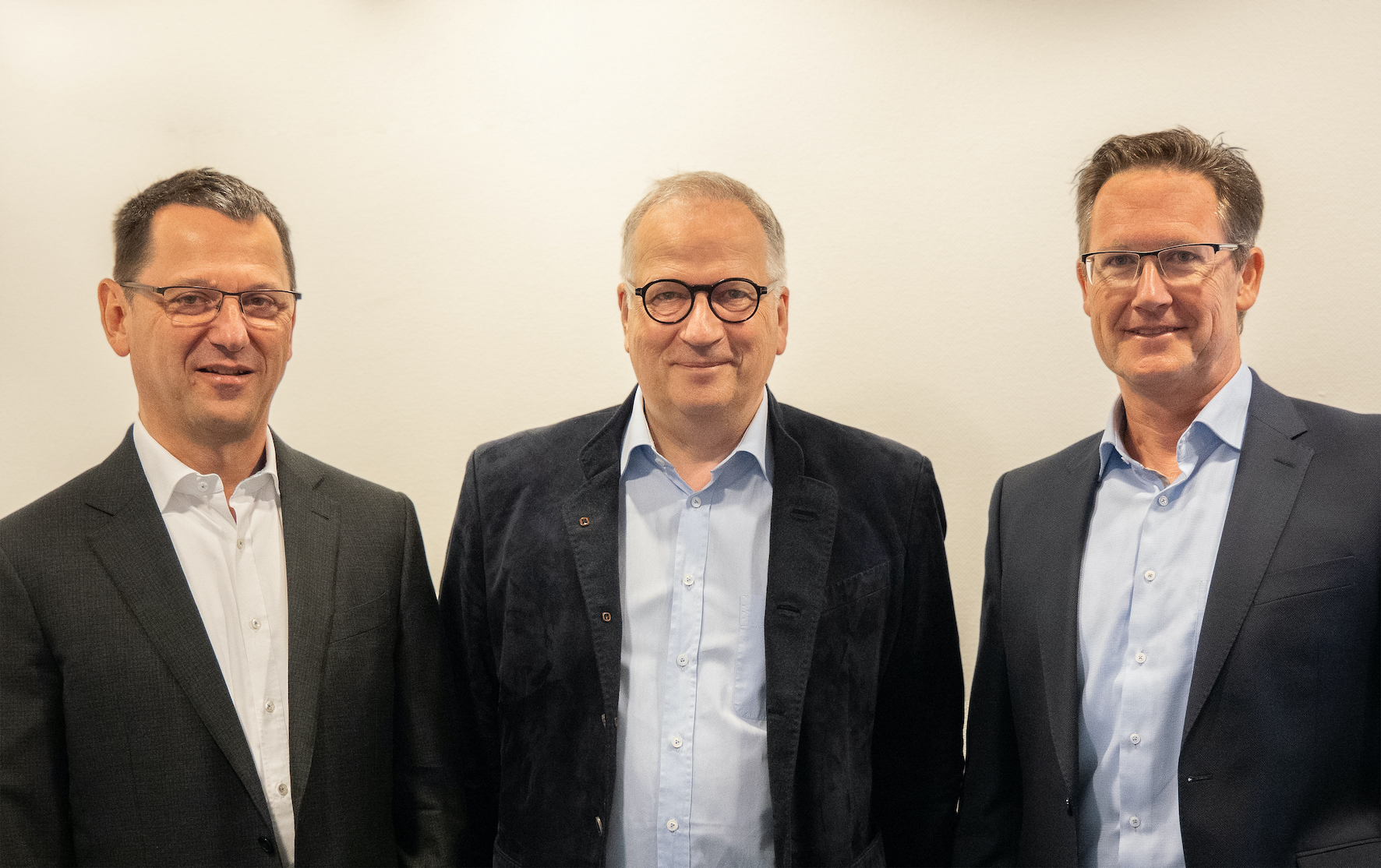v.l.n.r Frank Heines (Mitglied des Vorstands bei SpiraTec), Dr. Uwe Ganzer (Vorstand der Onoff AG), Andreas Schadt (Vorstand der SpiraTec AG) (Bild: SpiraTec AG)
